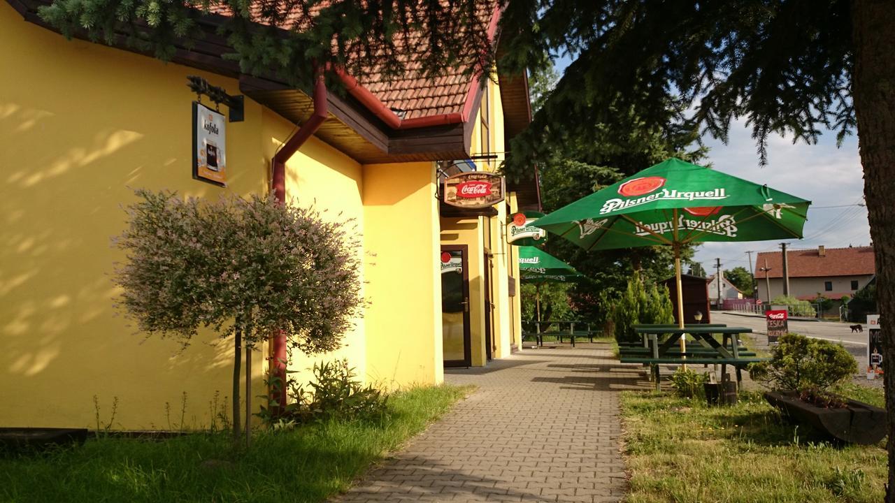 Restaurace Penzion Rafael Dlouhá Brtnice エクステリア 写真